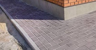 Укладка плитки на отмостку: Цена от 810 руб. в Мценске от ТротуарнаяПлитка